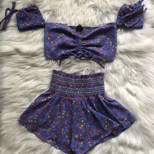 Super cute two piece short set.
